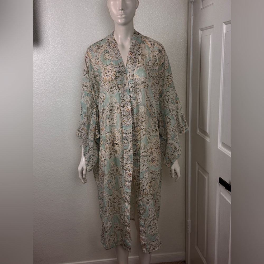 Zara Elegant Paisley Kimono Robe Size Medium C-31